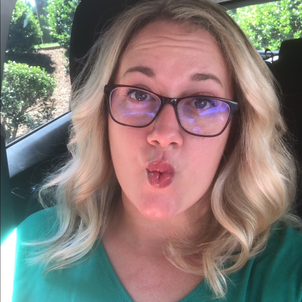 Meet your Posher, Rachel